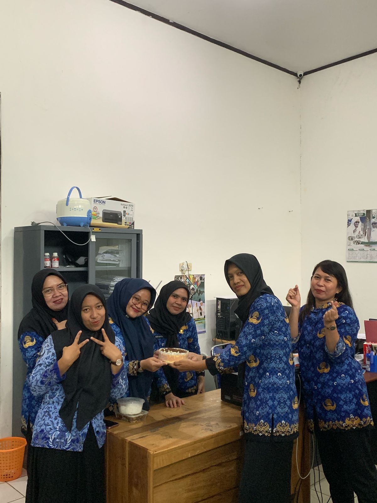 Tips Jaga Berat Badan Saat Puasa Ala ibu Kantoran